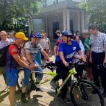 Нижегородские активисты «Единой России» провели велотренировку для людей с ОВЗ