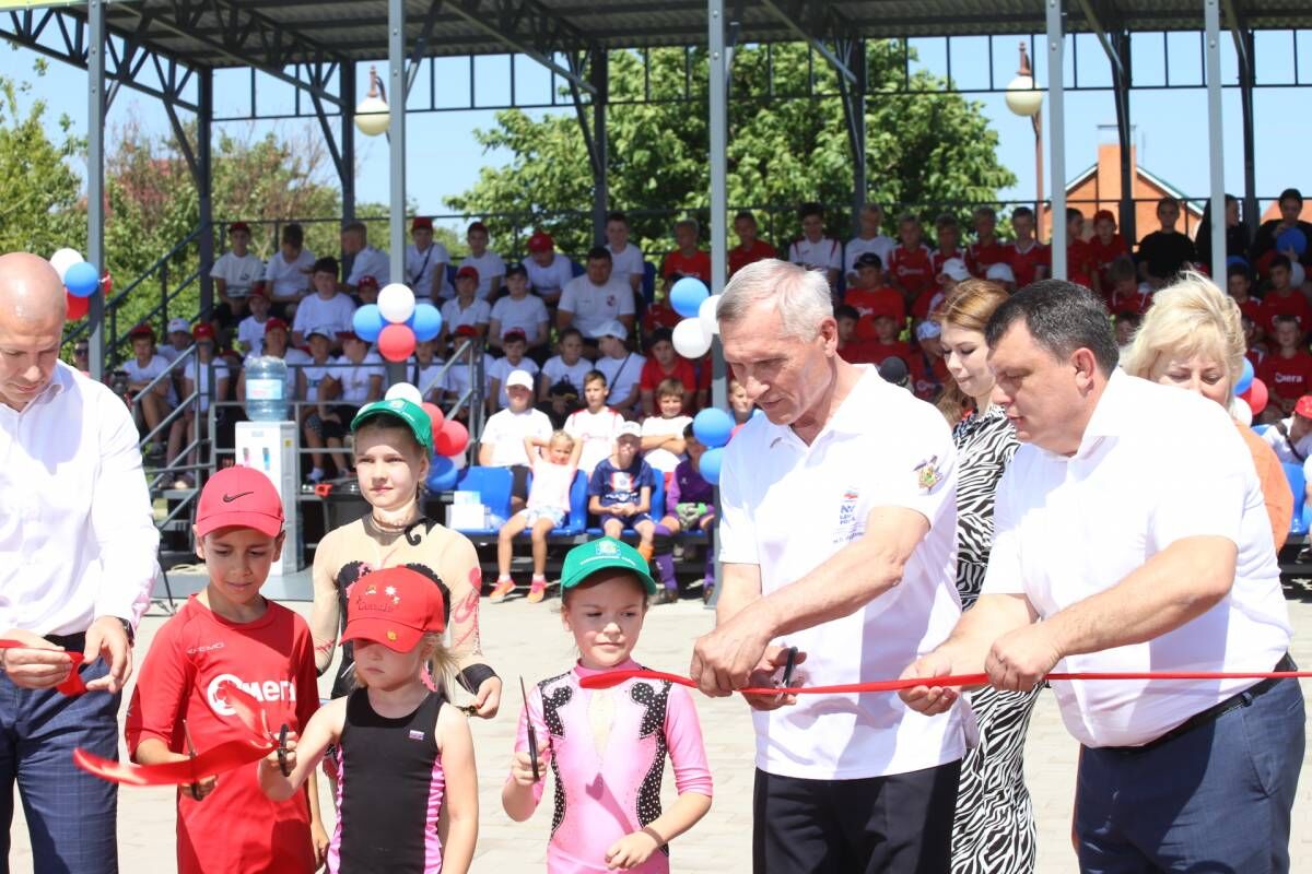 По народной программе «Единой России» в Курганинске открыли «умную» спортплощадку