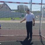Активисты партии проверили правильность установки футбольных ворот на спортивных площадках Саратова