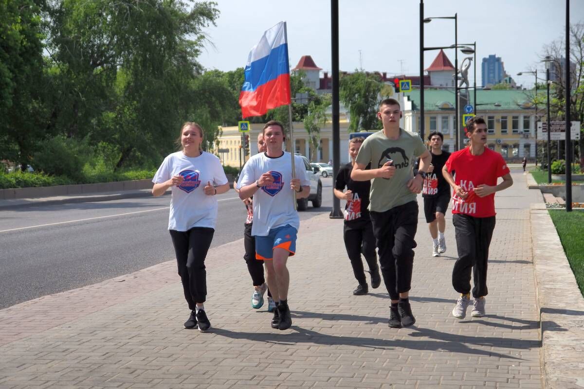 Всероссийский спортивный марафон. Сила России марафон Всероссийский спортивный. Спортивный праздник. Спортивная семья. Семейный забег.