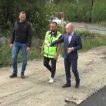 Качество ремонта дорог в Мончегорске проконтролировали активисты «Единой России»