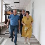 Члены фракции «Единой России» в Рязанской областной и городской Думе продолжают депутатский контроль хода ремонта школ