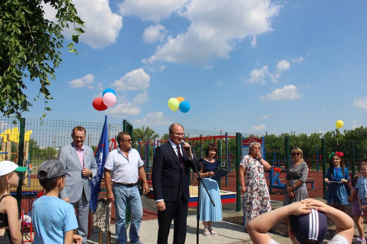 В Увельском открыта новая спортивно-игровая площадка