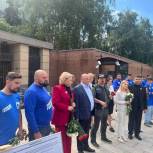 Сотни активистов «Единой России» и МГЕР в Москве почтили память детей – жертв войны в Донбассе