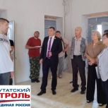 Максим Стрельцов принял участие в депутатском контроле капитального ремонта школы