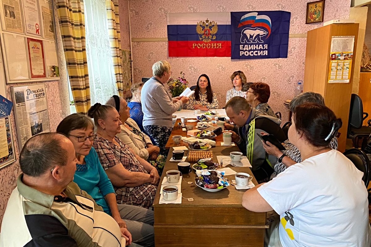 Елена Гребнева встретилась с представителями общества инвалидов