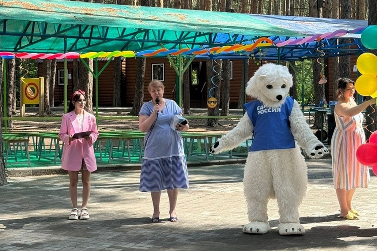 В «Лесной сказке» прошло открытие второй смены | 05.07.2024 | Челябинск -  БезФормата