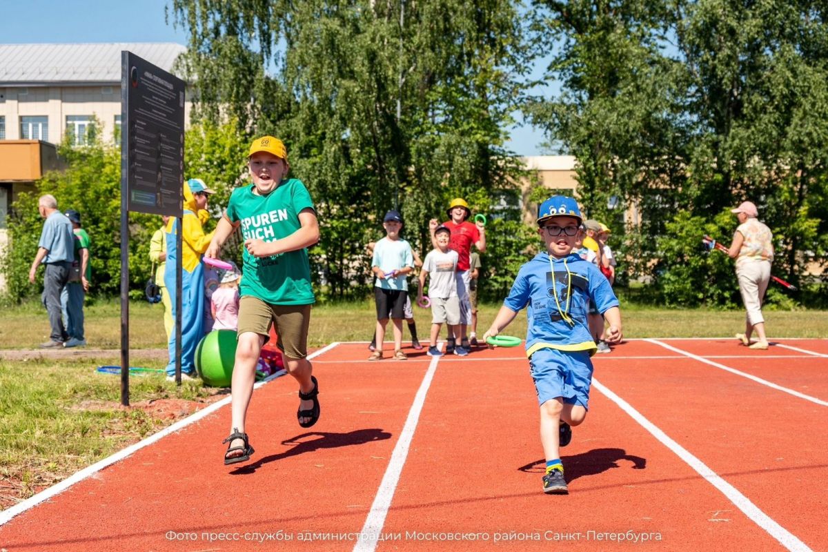 «Умную» спортплощадку открыли в Петербурге при поддержке партийного проекта «Детский спорт»