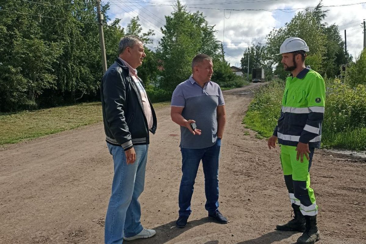 Денис Сазонтов проверил ход работ по строительству системы водоснабжения поселка Козырево
