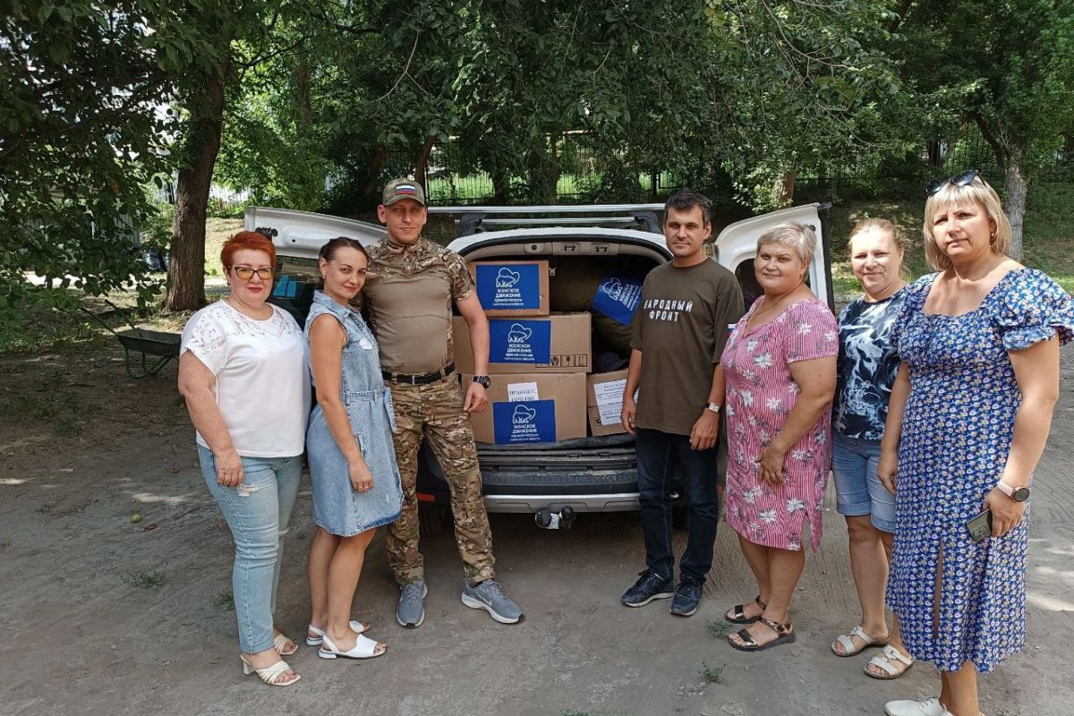 Активисты проекта «Женское движение Единой России» передали очередную партию гуманитарной помощи в зону проведения СВО