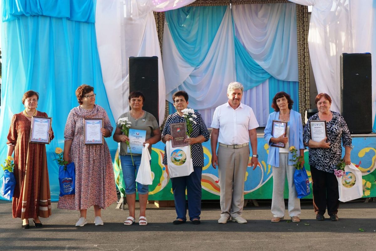 В Еткульском районе наградили активистов первичных отделений «Единой России»