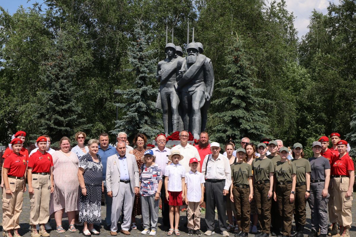 Столичные парламентарии приняли участие в памятных мероприятиях в честь 83-й годовщины формирования дивизий Московского народного ополчения