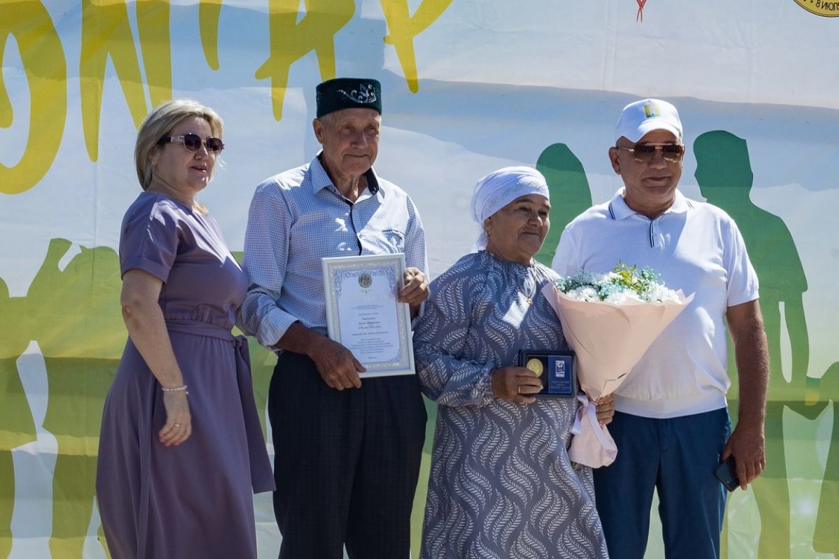 В Спасском районе чествовали семейные пары | 08.07.2024 | Казань -  БезФормата