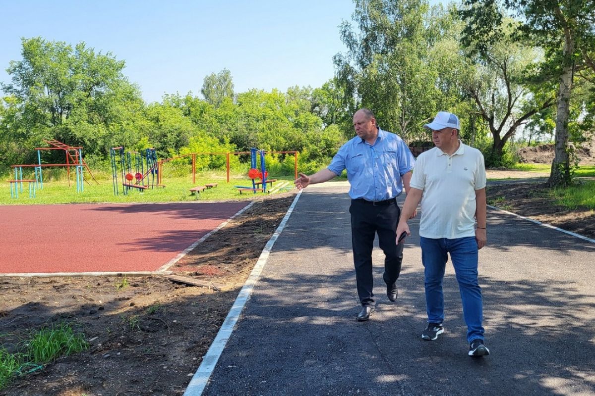 В Красноармейском районе обустраивают площадки для занятия спортом