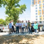 Владимир Жук проверил ход благоустройства нового сквера в Лыткарино