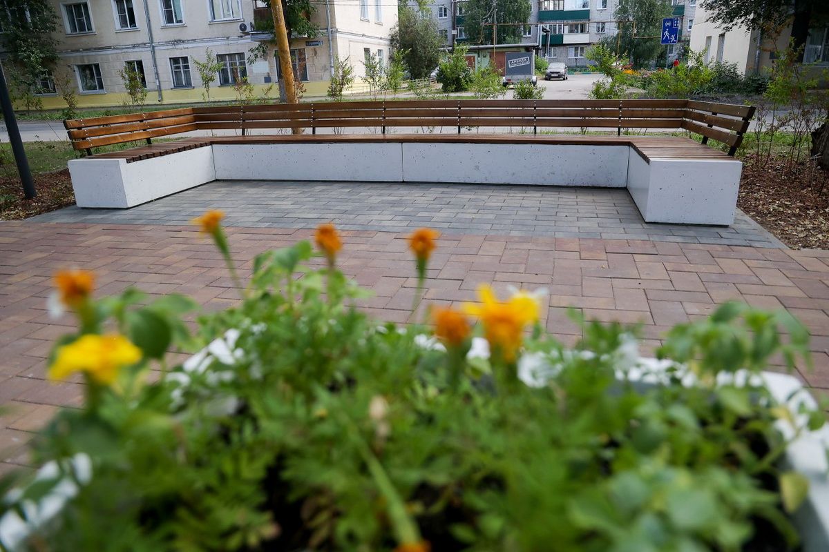 Два сквера благоустроили на улице Кировской в Ленинском районе Нижнего Новгорода