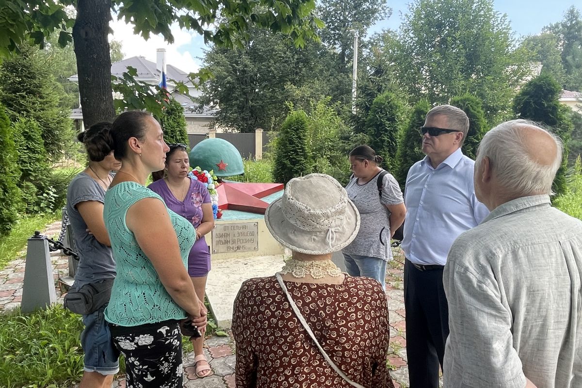 Владимир Вшивцев провел мониторинг мемориального комплекса в деревне Зайцево