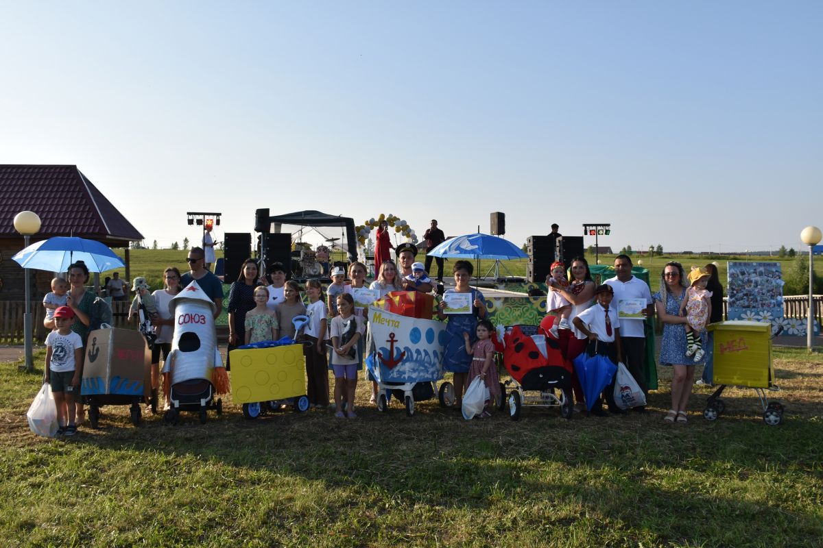 Активисты Партии участвовали в параде колясок | 05.07.2024 | Новости Уфы -  БезФормата