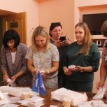 Молодогвардейцы Уваровского округа научили сотрудников администрации делать сухой душ