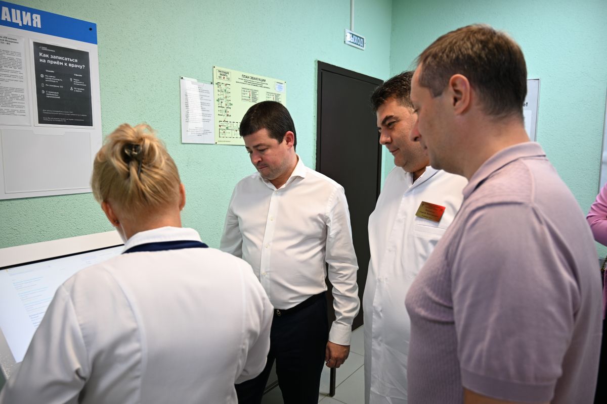 Роман Терюшков встретился с медицинским персоналом в рамках проекта «Здравчас»