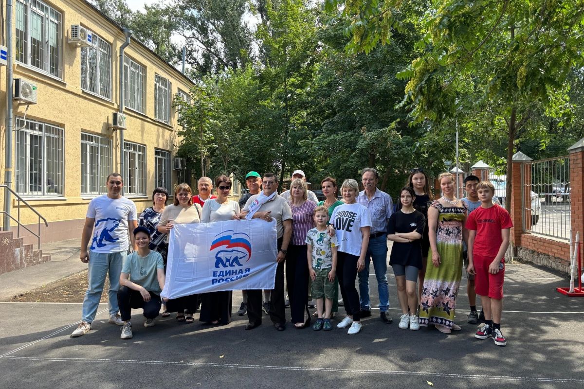 «Единая Россия» организовала мастер-класс по городошному спорту в Первомайском районе Ростова