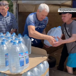«Единая Россия» передала 1,5 тонны питьевой воды жителям освобождённых районов Харьковской области