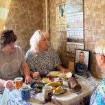 Накануне Дня ветеранов боевых действий партийцы навестили семью участника СВО