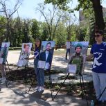 В Луганске «Единая Россия» организовала выставку «Единая Россия – единая Победа»