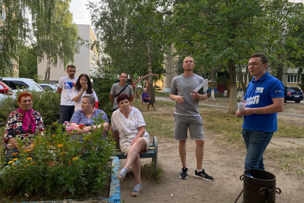 Андрей Шакулов провел встречу с жителями Новоюжного района столицы