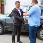 Михаил Ромодин: Сегодня передал автомобиль «Нива» представителям 6-й казачьей бригады