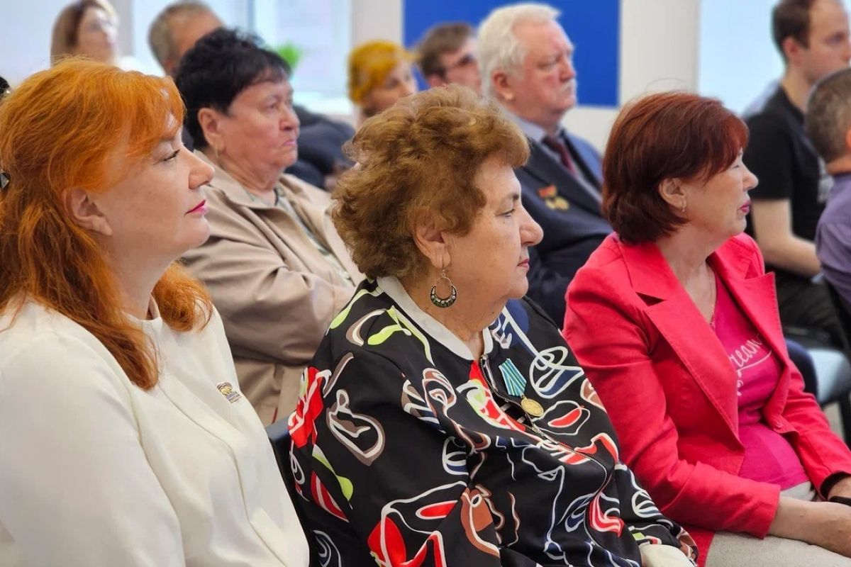 В Мурманске «Единая Россия» провела занятие по кибербезопасности для старшего поколения