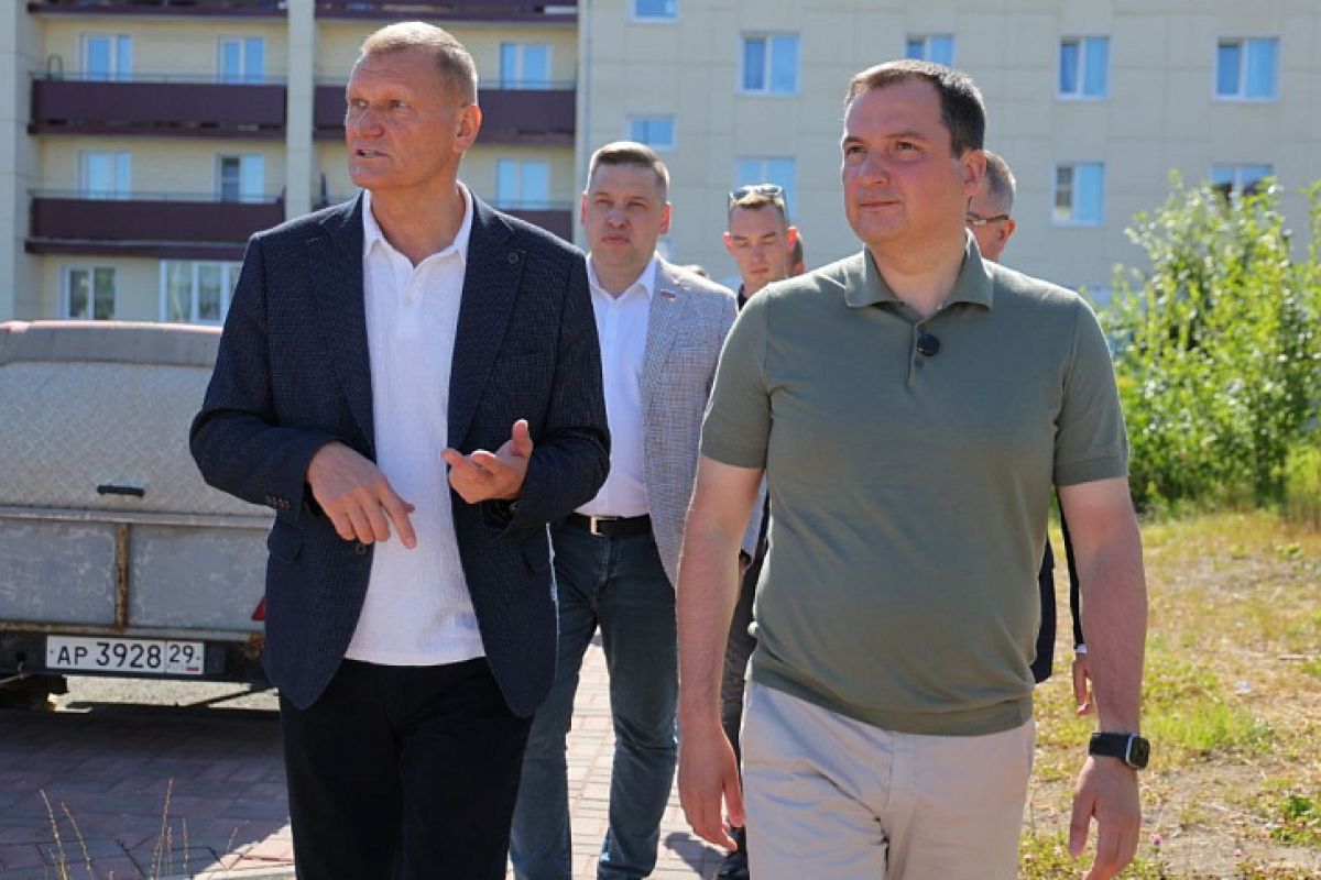 Александр Цыбульский находится в рабочей поездке в город Мирный