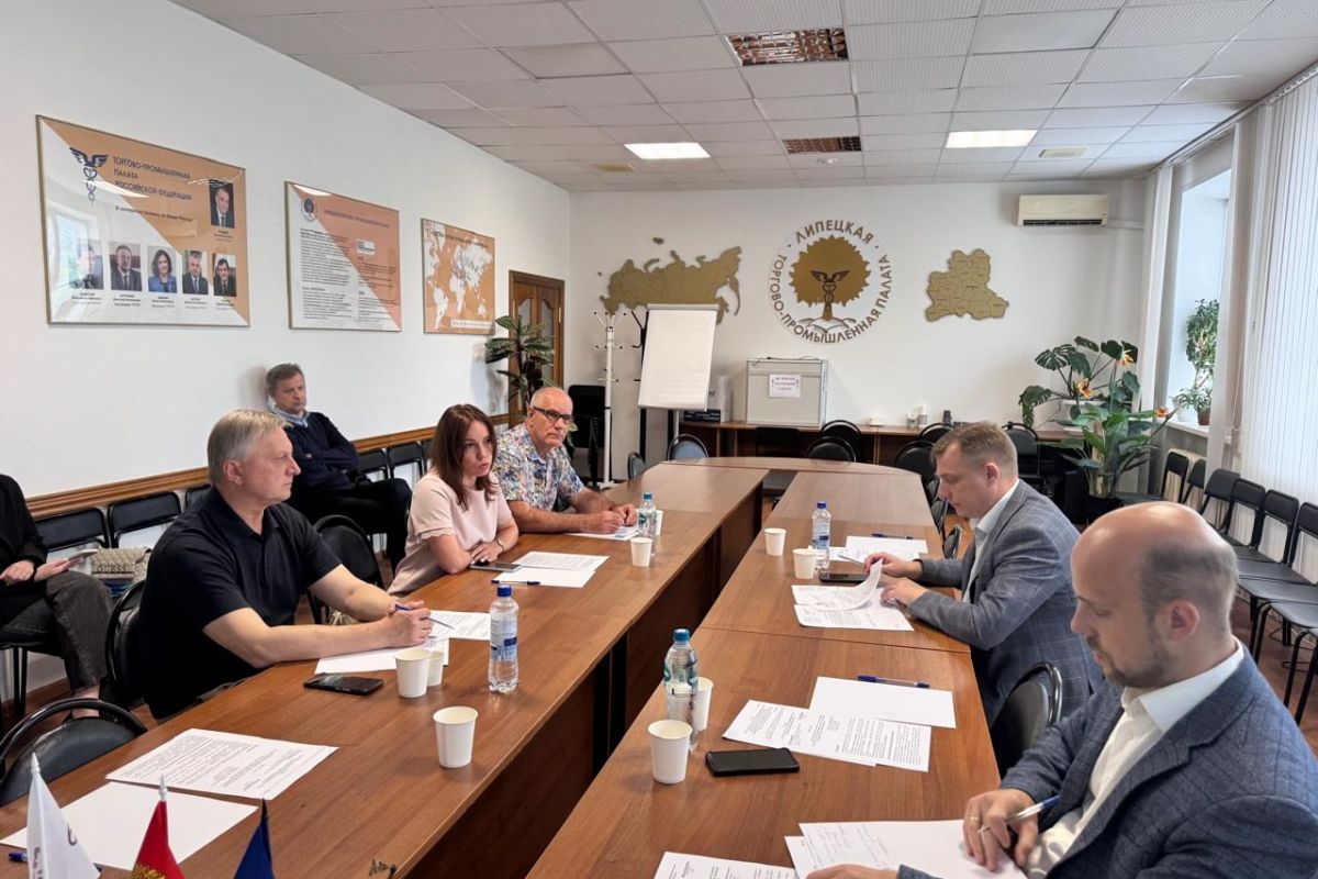 В рамках партпроекта «Предпринимательство» в Липецке единороссы обсудили с представителями власти и бизнеса повышение производительности труда