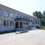 Павел Малков: Мы не только ремонтируем здания, но и обновляем оборудование и благоустраиваем территорию школ