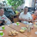 Членов общества инвалидов «Опора» поздравили с Днем семьи, любви и верности