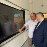 Юрий Швыткин проверил капремонт лицея №11 в Красноярске