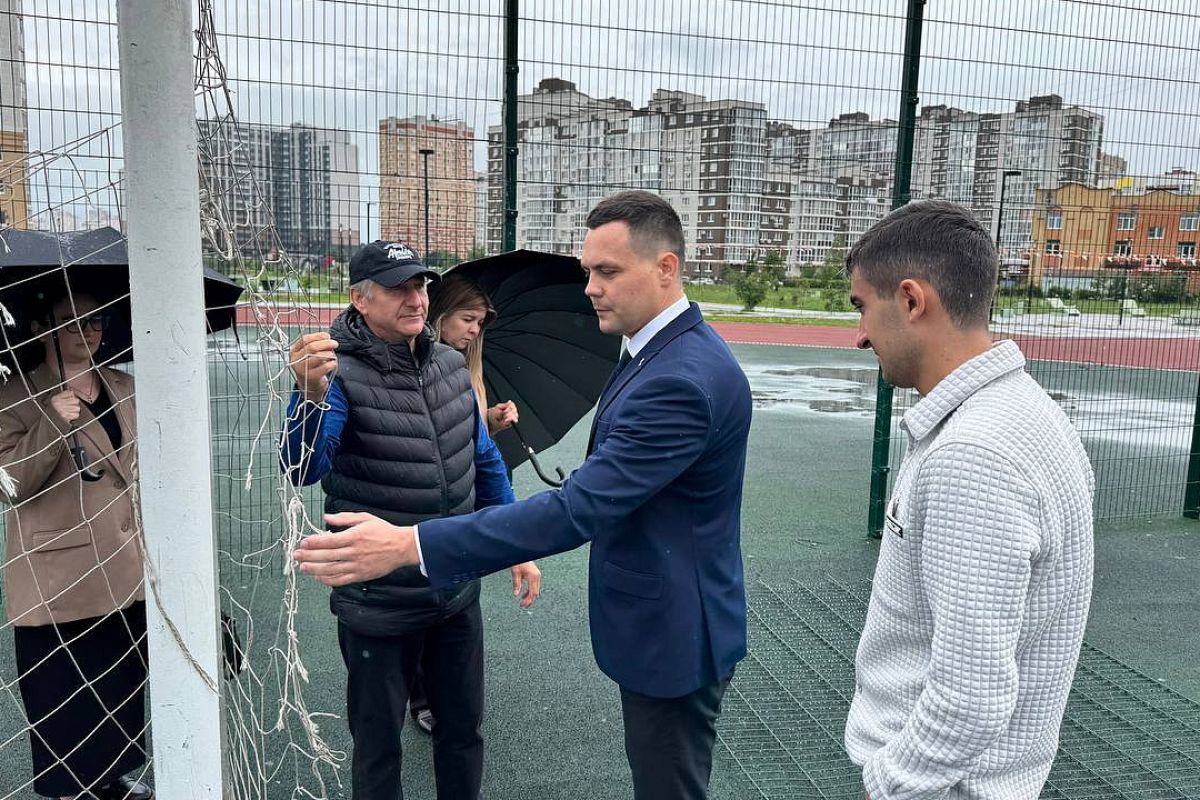 Депутат Иван Косилов: Футбольное поле в микрорайоне Европейский приведут в порядок