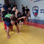 «Единая Россия» провела открытую тренировку для юных самбистов и дзюдоистов Донецка