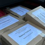 Максим Джетыгенов передал перевязочные средства и респираторы на нужды бойцов СВО