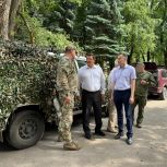 Единство в желании помочь фронту. Смоляне передали два автомобиля военнослужащим