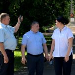 Юлия Феоктистова оценила ход благоустройства парка Победы в Сараевском районе