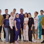 Андрей Пулин встретился с будущими медиками, которые в составе межрегионального студенческого отряда «Вологодские зори» трудятся сейчас в областных больницах Череповца