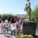 В День ветеранов боевых действий в Большеглушицком районе открыли два памятника воинам спецоперации