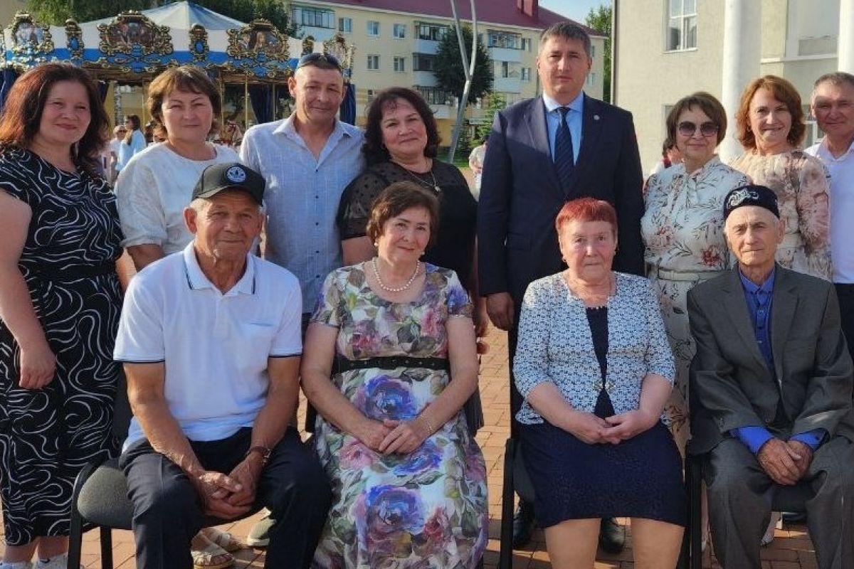 В Бавлинском районе прошло чествование семей и вручение паспортов юным горожанам