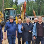 Депутаты «Единой России» проверили, как идет строительство нового корпуса Дома социального обслуживания «Парус»