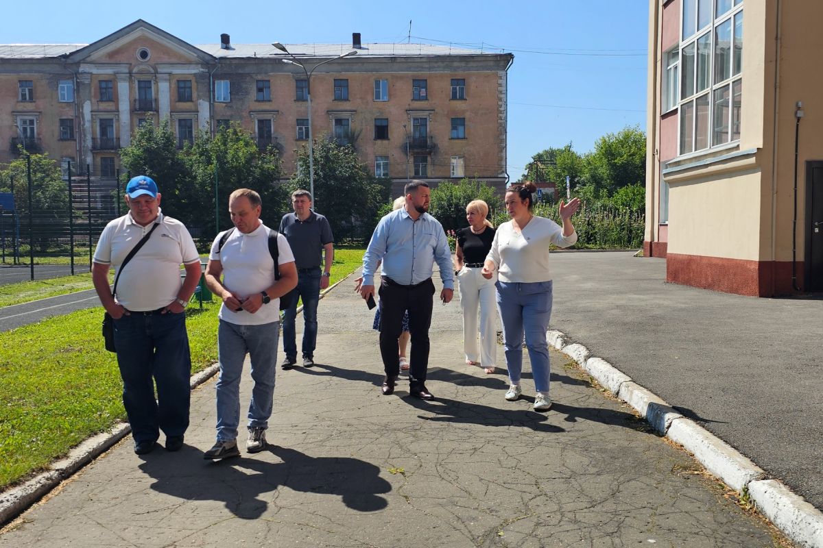 В Новокузнецке единороссы проверили школу-интернат