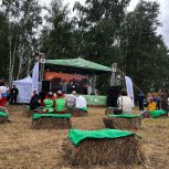 В рамках партийного проекта «Единой России» «Российское село» в Чебаркульском районе состоялась областная сельскохозяйственная выставка «День поля»
