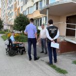 Региональный координатор проекта «Единая страна - доступная среда» партии «Единая Россия» добивается приведения пандуса для инвалида в соответствии с нормами