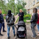 Елена Синица и Елена Акимкина встретились с жителями микрорайона Канищево