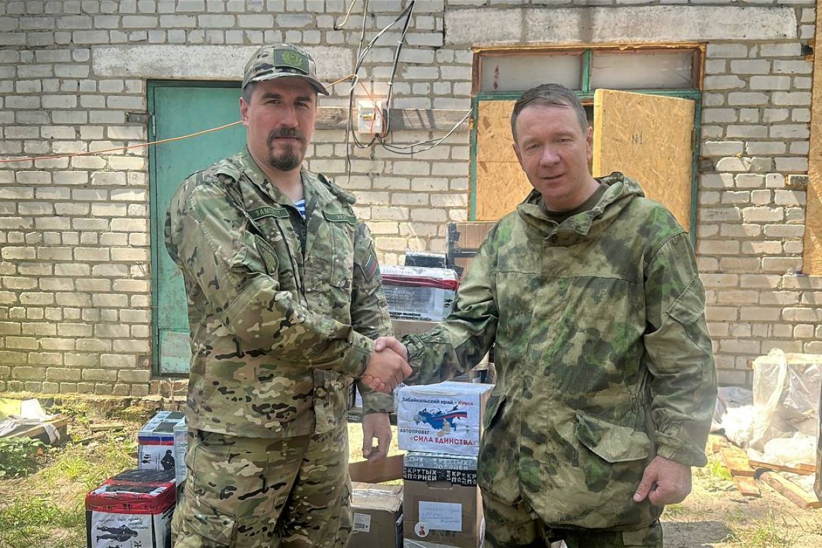 Курские партийцы передали от соратников из Приморья гумпомощь бойцам «БАРС-Курск»